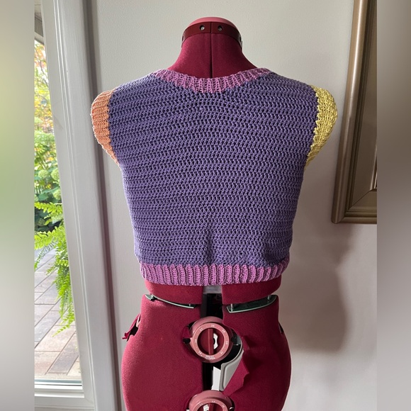 COLOURFUL CROPPED SWEATER VEST/TANK - Picture 3 of 8